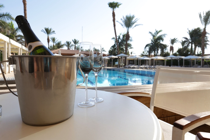 Imagen de la piscina del Astral Village. Foto 16