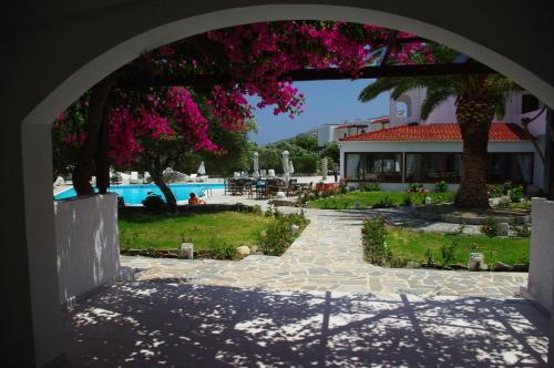 Imagen general del Astron Hotel. Foto 6