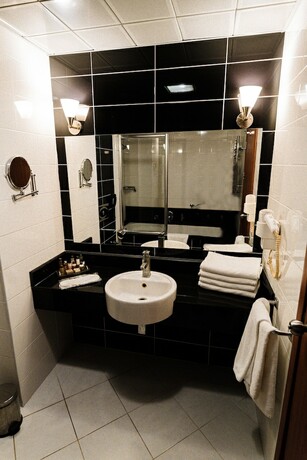 Imagen de la habitación del Atabay Termal Hotel. Foto 21