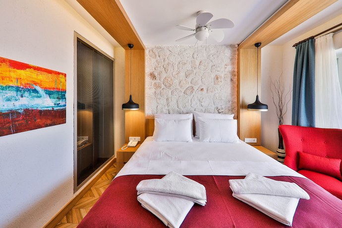 Imagen de la habitación del Atalante Hotel. Foto 9