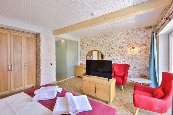 Imagen de la habitación del Atalante Hotel. Foto 14