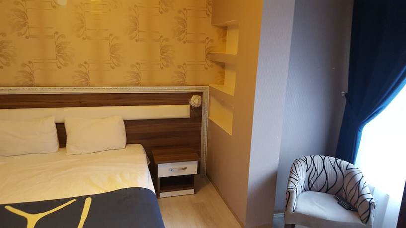 Imagen de la habitación del Atalay Hotel. Foto 12