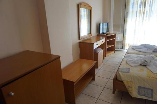 Imagen de la habitación del Athina Hotel. Foto 17