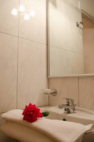 Imagen de la habitación del Athos Hotel. Foto 2
