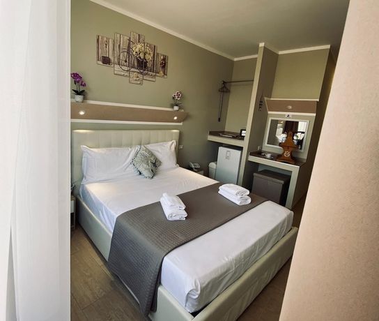 Imagen de la habitación del Atico Hotel. Foto 15