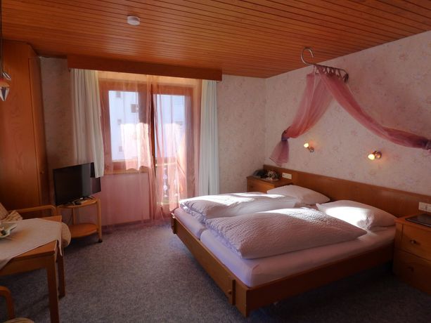Imagen de la habitación del Atina Hotel. Foto 5