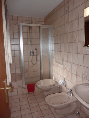 Imagen de la habitación del Atina Hotel. Foto 17