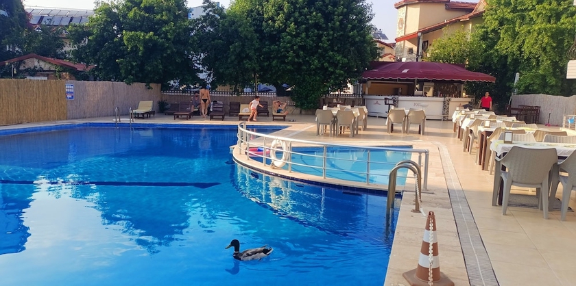 Imagen de la piscina del Atlantis Hotel, FETHIYE. Foto 16