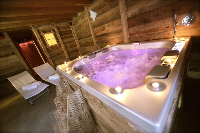 Imagen de la piscina del Au Berceau Du Bien-&ecirc;tre. Foto 7
