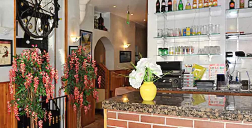 Imagen del bar/restaurante del Au Cadran Bleu. Foto 7