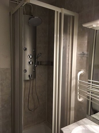 Imagen de la habitación del Auberge Catalane. Foto 17