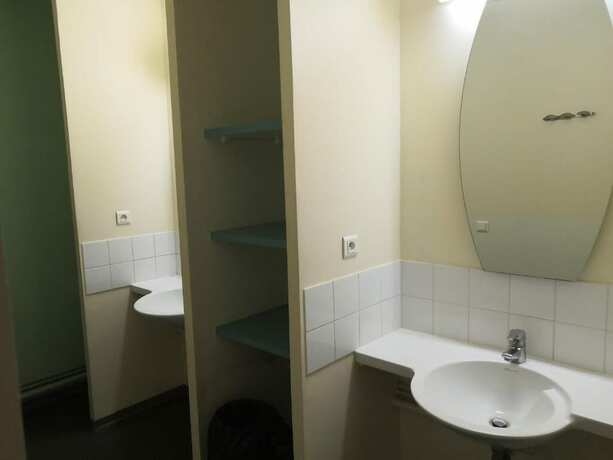 Imagen de la habitación del Auberge De Jeunesse Hi Amiens. Foto 11