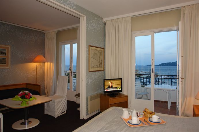 Imagen de la habitación del Auberge De La Calanque. Foto 9