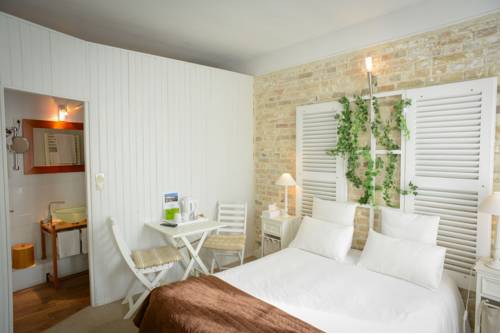 Imagen de la habitación del Auberge Normande. Foto 9