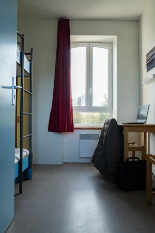 Imagen de la habitación del Auberge de Jeunesse HI Genets. Foto 16