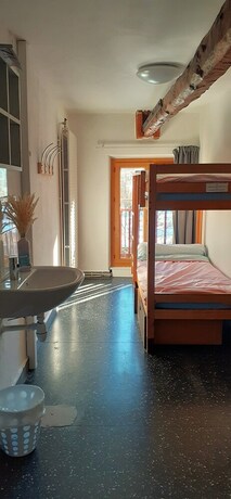 Imagen de la habitación del Auberge de Jeunesse HI Serre-Chevalier. Foto 14