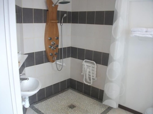 Imagen de la habitación del Auberge des 7 Ecluses. Foto 15