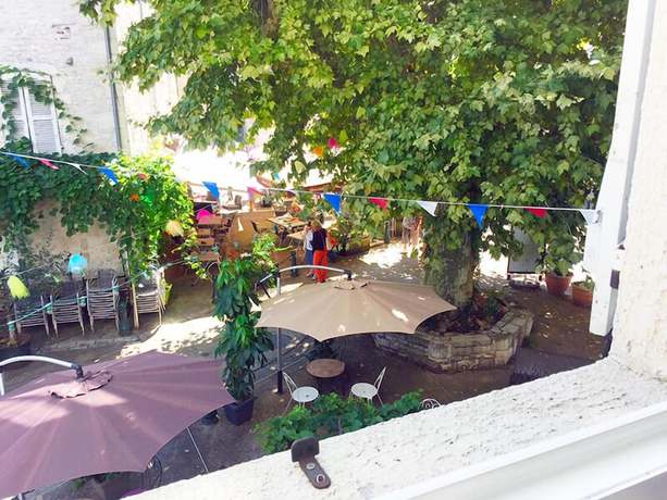 Imagen de los exteriores del Auberge du Puits. Foto 17