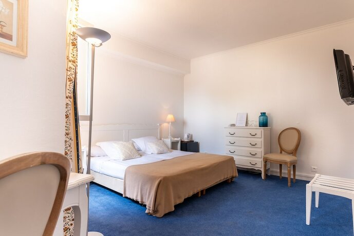 Imagen de la habitación del Auberge du Redier. Foto 20