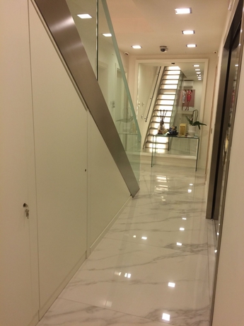 Imagen de los interiores del Augustana House. Foto 13