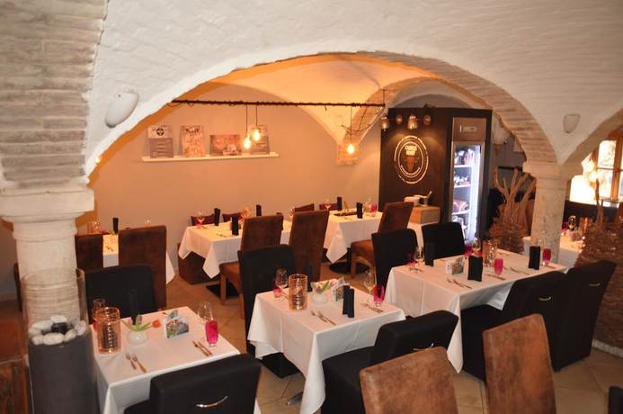 Imagen del bar/restaurante del Augustlhof Restaurant and Hotel. Foto 4