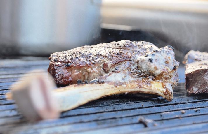 Imagen del bar/restaurante del Augustlhof Restaurant and Hotel. Foto 7