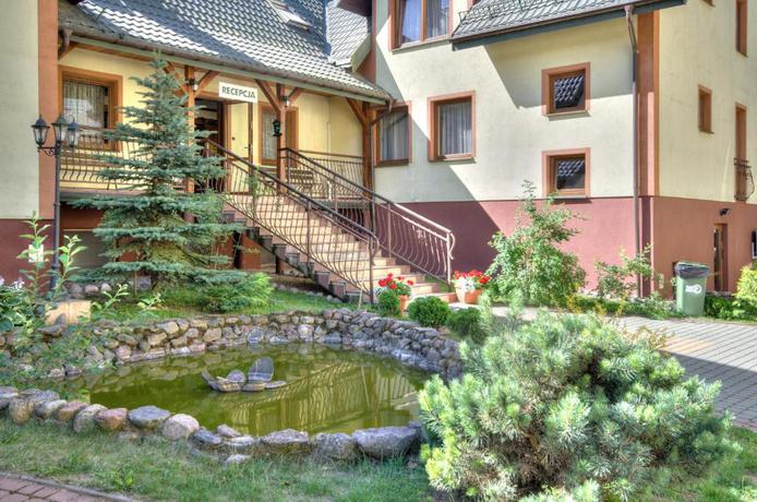 Imagen de los exteriores del Augustowia. Foto 16