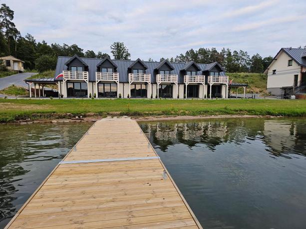 Imagen de los exteriores del Augustowia. Foto 17