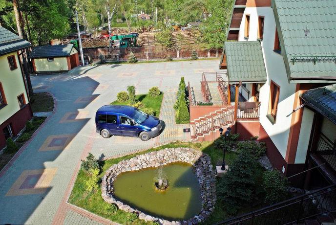 Imagen de los exteriores del Augustowia. Foto 18