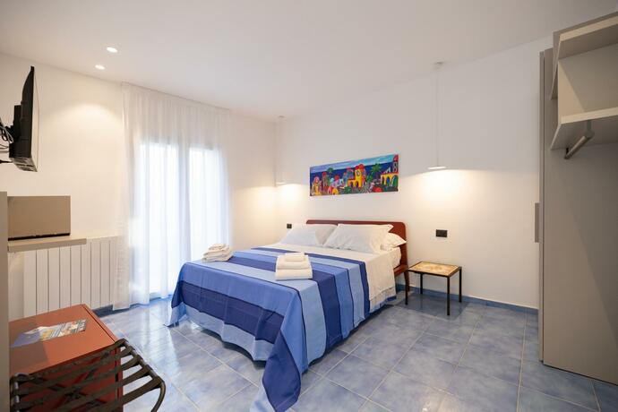 Imagen general del Aura Maris beach residence Mazzaforno. Foto 18