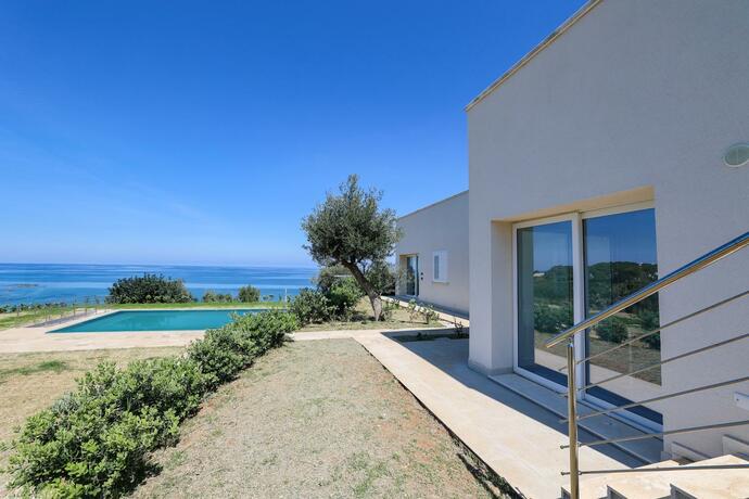 Imagen general del Aura Maris beach residence Mazzaforno. Foto 27