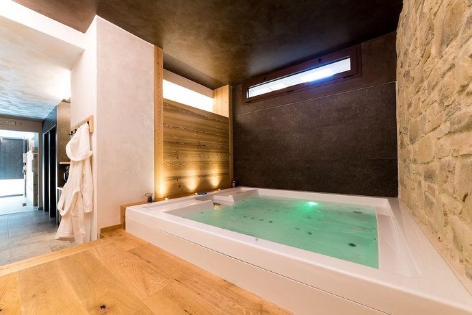 Imagen de la piscina del Aura Relais. Foto 15