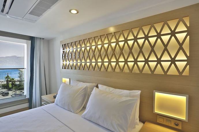 Imagen de la habitación del Aurasia Deluxe Hotel. Foto 7