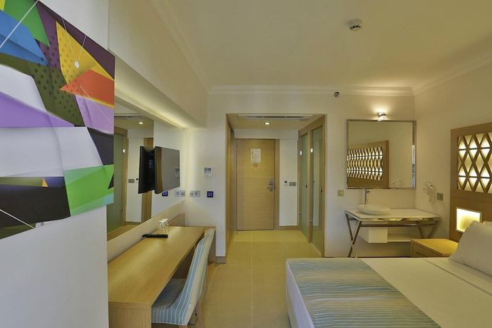 Imagen de la habitación del Aurasia Deluxe Hotel. Foto 12