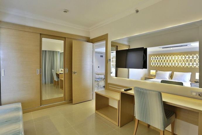 Imagen de la habitación del Aurasia Deluxe Hotel. Foto 13
