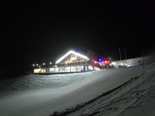 Imagen general del Ausflugs-Ski-Pistenhotel Klewenstock AUTO FREI Mit dem Mobiltelefon bestellen nur mit der Pendelbahn. Foto 2