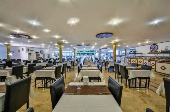Imagen del bar/restaurante del Avalon Beach Hotel - All Inclusive. Foto 6