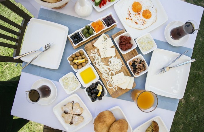 Imagen del bar/restaurante del Ayapetro Hotel. Foto 2