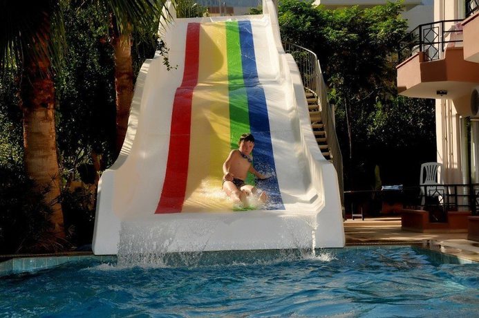 Imagen de la piscina del Aybel Inn Hotel. Foto 20