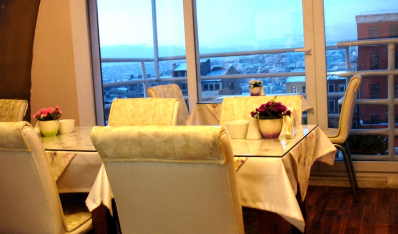 Imagen del bar/restaurante del Aygunes Hotel. Foto 7