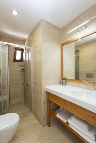 Imagen de la habitación del Ayka Otel. Foto 17