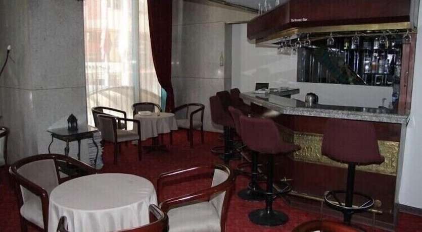 Imagen del bar/restaurante del Ayma Hotel. Foto 4