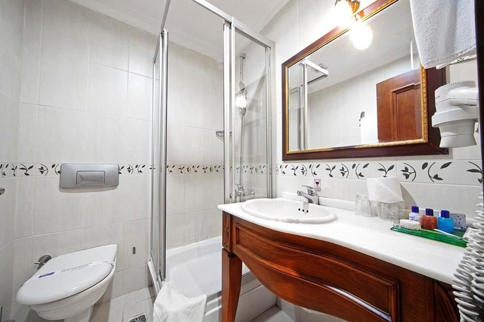 Imagen de la habitación del Azade Hotel. Foto 13