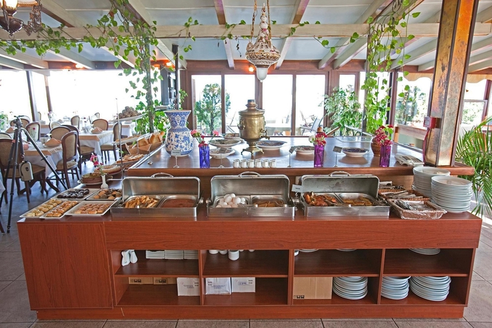 Imagen del bar/restaurante del Azade Hotel. Foto 9