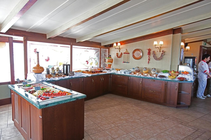 Imagen del bar/restaurante del Azade Hotel. Foto 10