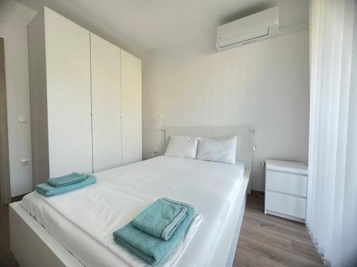 Imagen de la habitación del Azur Premium Resort. Foto 15