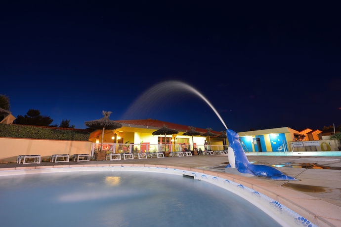 Imagen de la piscina del Azureva Saint Cyprien. Foto 15