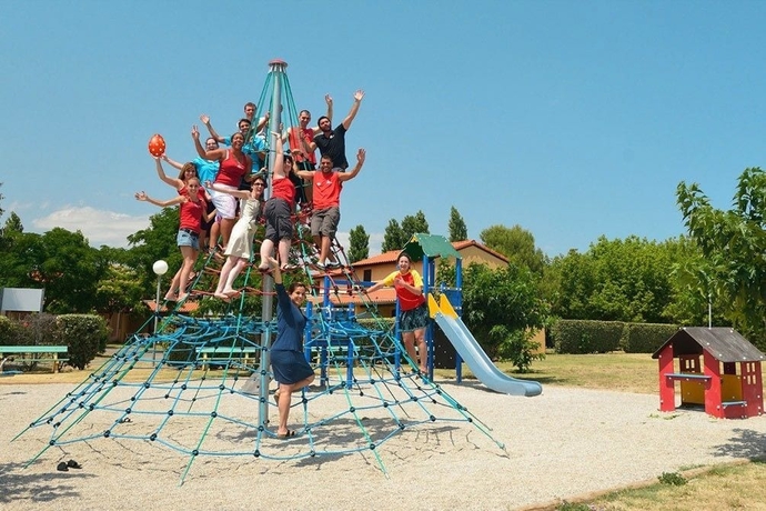 Imagen de los exteriores del Azureva Saint Cyprien. Foto 7