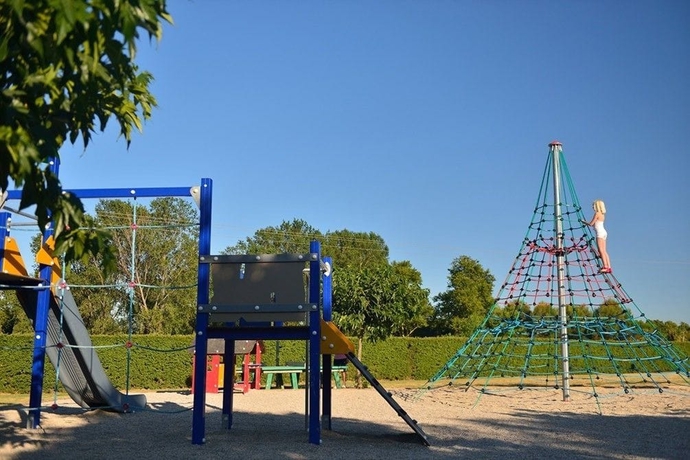 Imagen de los exteriores del Azureva Saint Cyprien. Foto 11