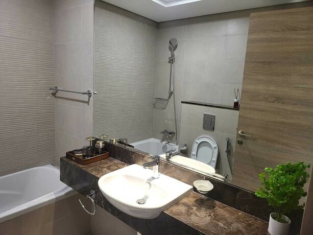 Imagen general del B411 Furnished Apartment With Maidroom. Foto 4